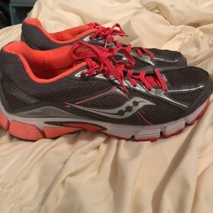 Saucony tennis shoes size 8.5